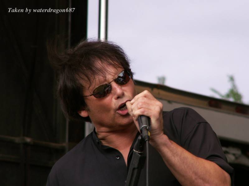 Jimi Jamison live in Cheyenne, Wyoming, 24 June, 2006. Photo copyright waterdragon687; not to be reproduced without permission.