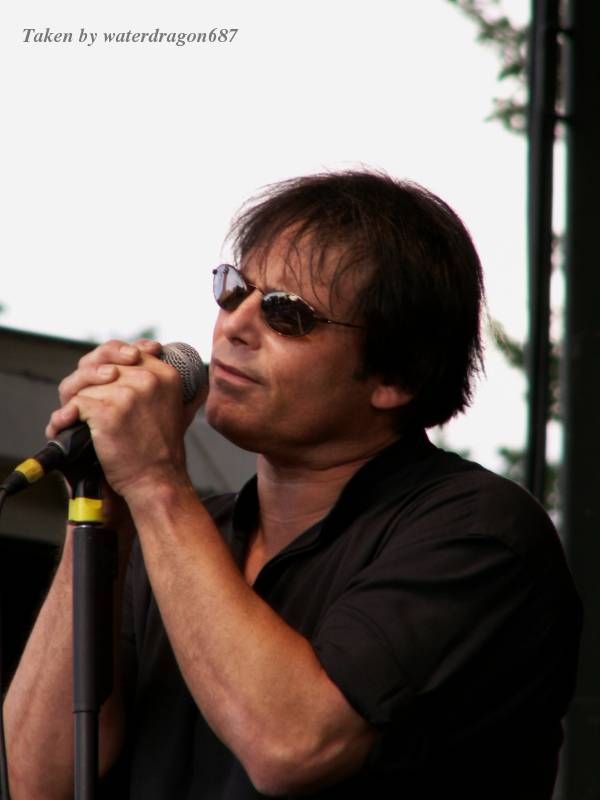 Jimi Jamison live in Cheyenne, Wyoming, 24 June, 2006. Photo copyright waterdragon687; not to be reproduced without permission.