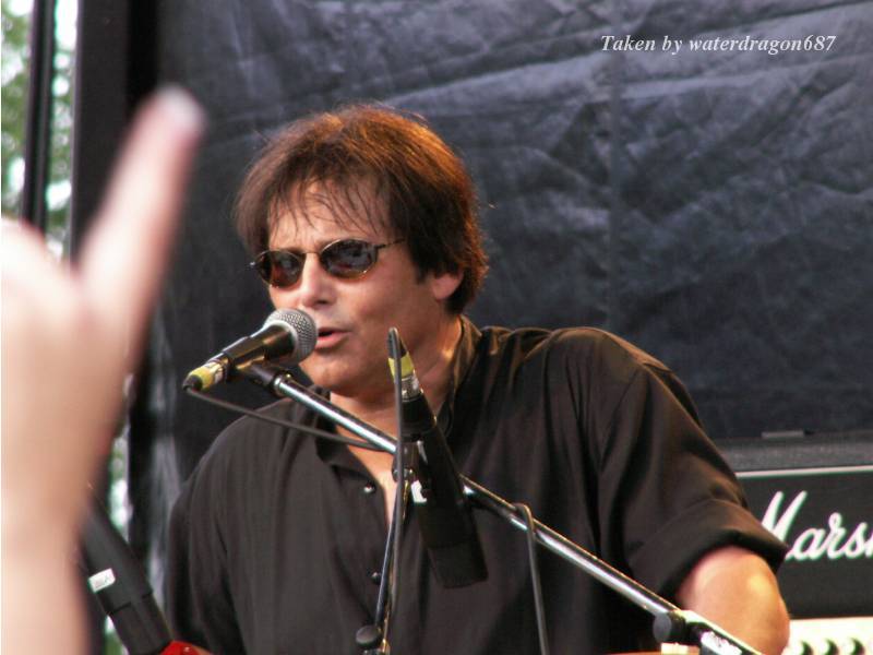 Jimi Jamison live in Cheyenne, Wyoming, 24 June, 2006. Photo copyright waterdragon687; not to be reproduced without permission.