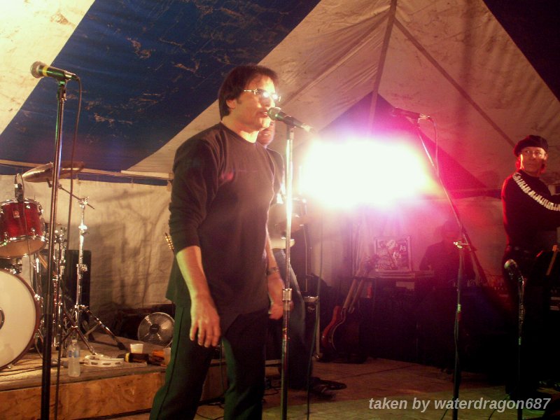 Jimi Jamison and keys_guy live in Glyndon, Minnesota, 11 September, 2010. Photo copyright waterdragon687; not to be reproduced without permission.