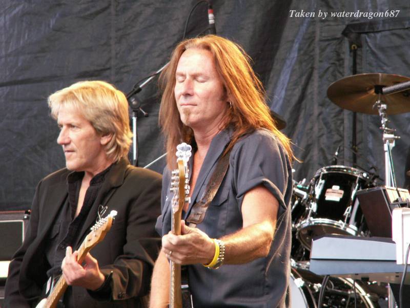 Barry Dunaway and John Cafferty live in Cheyenne, Wyoming, 24 June, 2006. Photo copyright waterdragon687; not to be reproduced without permission.