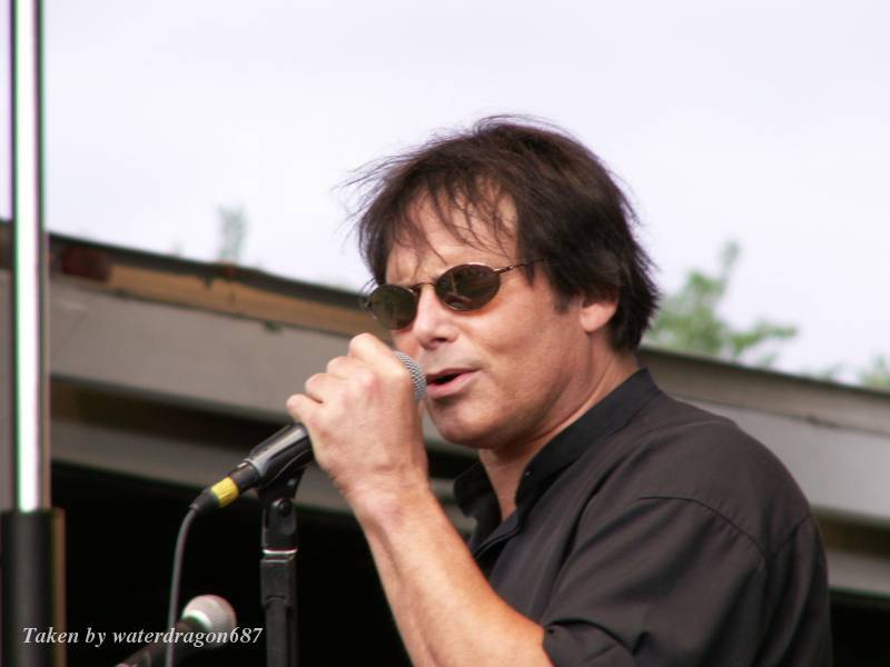Jimi Jamison live in Cheyenne, Wyoming, 24 June, 2006. Photo copyright waterdragon687; not to be reproduced without permission.