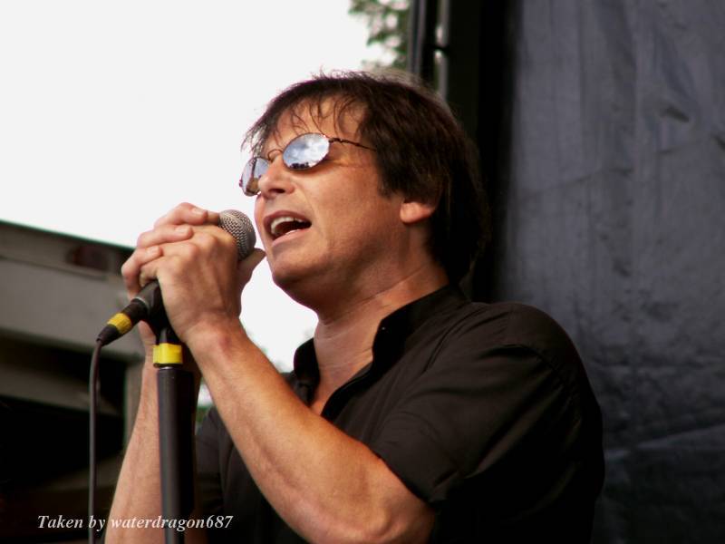 Jimi Jamison live in Cheyenne, Wyoming, 24 June, 2006. Photo copyright waterdragon687; not to be reproduced without permission.