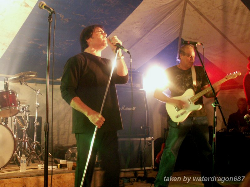Jimi Jamison and Mark Reuter live in Glyndon, Minnesota, 11 September, 2010. Photo copyright waterdragon687; not to be reproduced without permission.