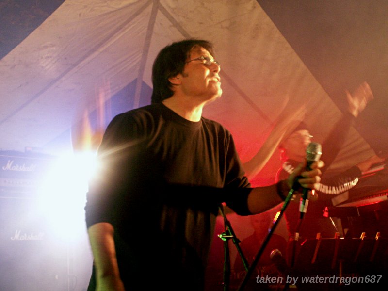 Jimi Jamison and keys_guy live in Glyndon, Minnesota, 11 September, 2010. Photo copyright waterdragon687; not to be reproduced without permission.