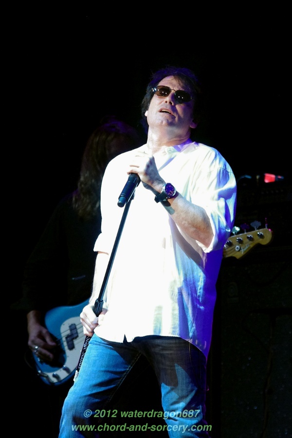 Jimi Jamison and Billy Ozzello live in Hoffman Estates, Illinois, 7 July 2012. Photo copyright waterdragon687, all rights reserved; not to be reproduced without permission.