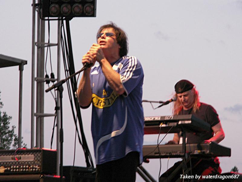 Jimi Jamison live in Oneida, Wisconsin, 06 June, 2008. Photo copyright waterdragon687; not to be reproduced without permission.