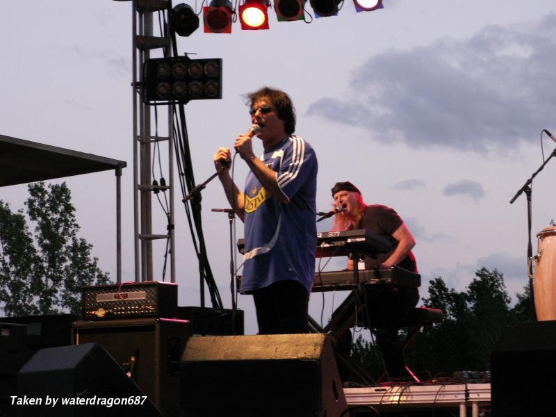 Jimi Jamison live in Oneida, Wisconsin, 06 June, 2008. Photo copyright waterdragon687; not to be reproduced without permission.
