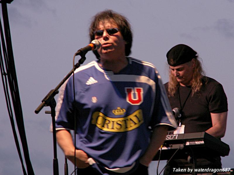 Jimi Jamison live in Oneida, Wisconsin, 06 June, 2008. Photo copyright waterdragon687; not to be reproduced without permission.