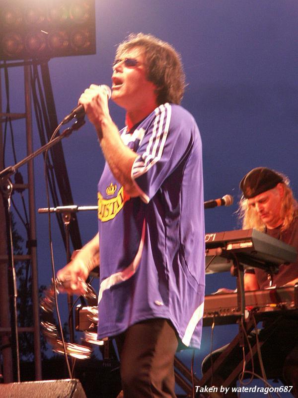 Jimi Jamison live in Oneida, Wisconsin, 06 June, 2008. Photo copyright waterdragon687; not to be reproduced without permission.