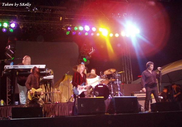 Survivor live in Phoenix, Arizona, 18 November, 2005. Photo copyright SKelly; not to be reproduced without permission.