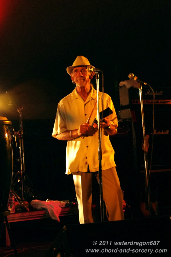 Alex Ligertwood live in Red Wing, Minnesota, 6 August, 2011. Photo copyright waterdragon687; not to be reproduced without permission.